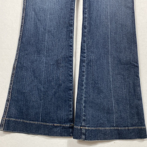 Classic Blue Women's Jeans - Picture 4 of 12